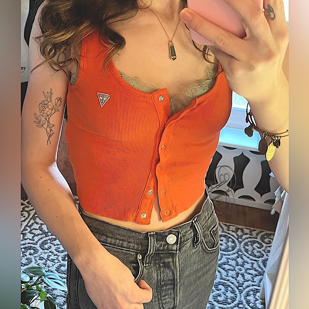orange y2k GUESS snap tank ✨